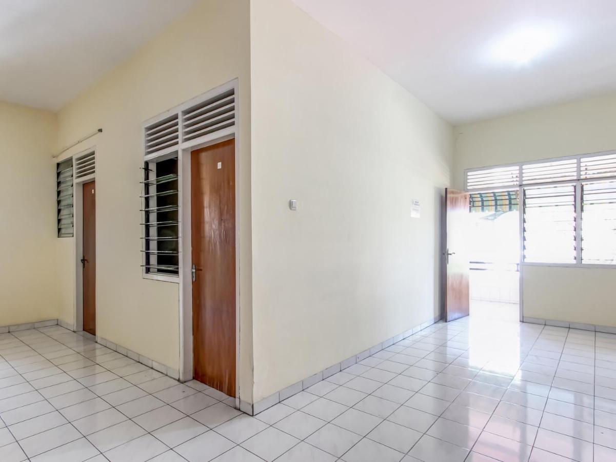 Oyo Life 91374 Asia Stay Semarang Syariah Экстерьер фото