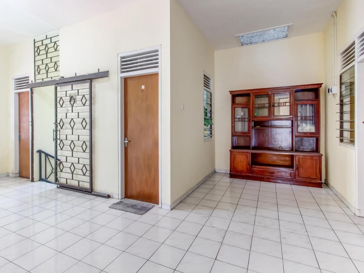 Oyo Life 91374 Asia Stay Semarang Syariah Экстерьер фото